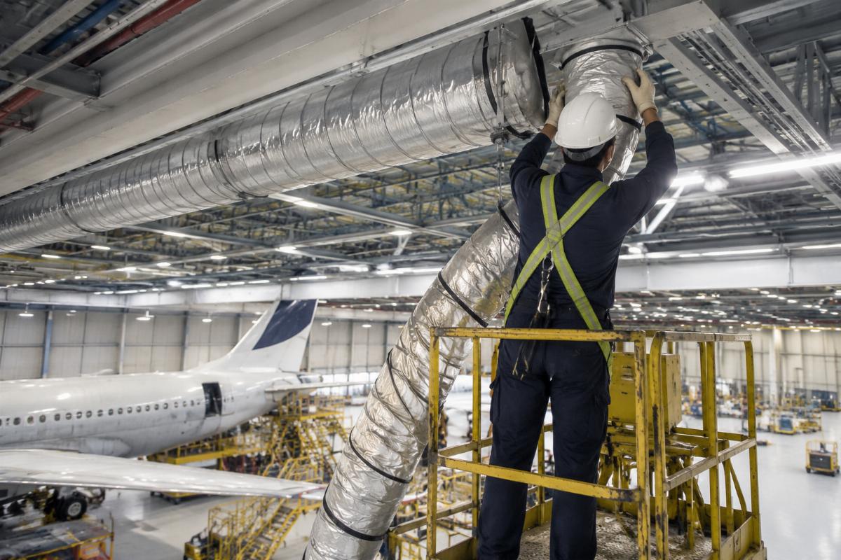 Anti-static ventilation duct installation in aircraft hangar