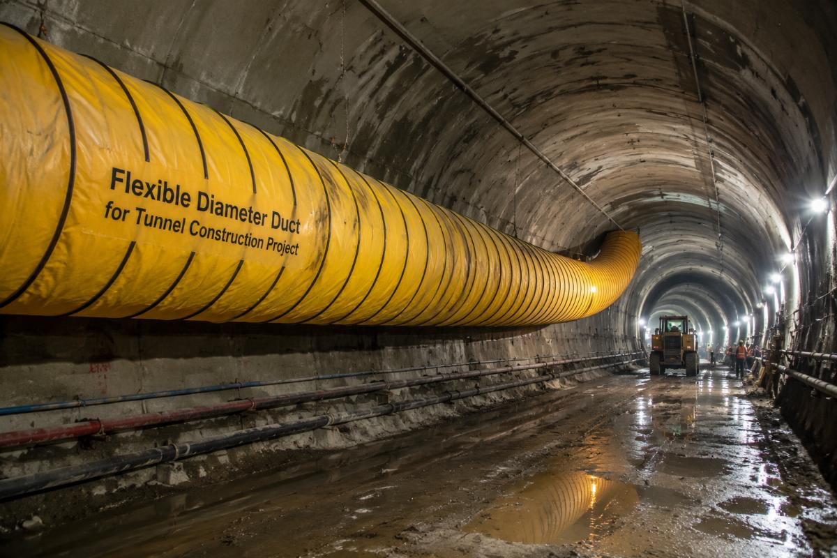 Flexible diameter duct for tunnel construction project